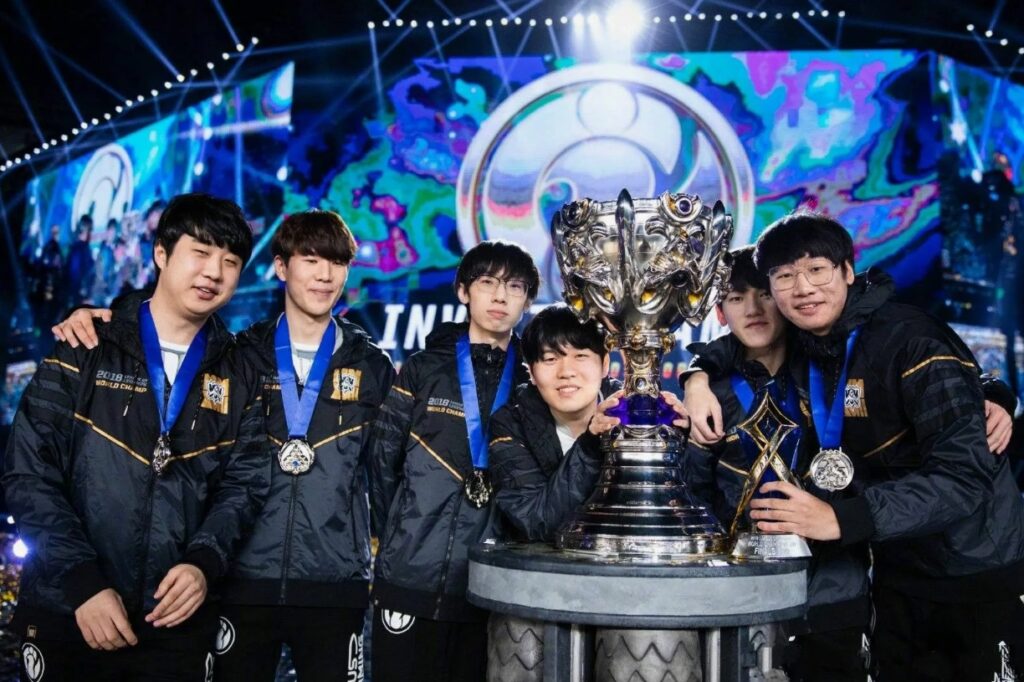 How is Invictus Gaming adapting to the changing Dota 2 meta